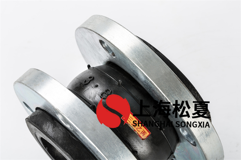 碳鋼法蘭優(yōu)質(zhì)供水設(shè)備橡膠接頭在管道中的作用有哪些？